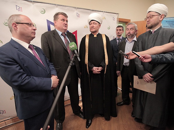 Торжественное открытие Культурного центра «ДАР», который работает под патронатом Духовного управления мусульман Российской Федерации.