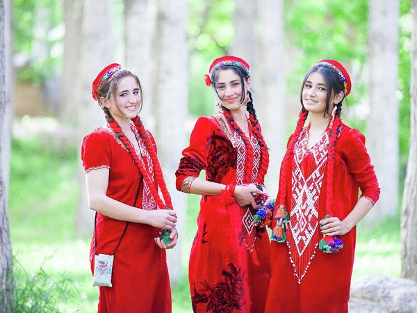 Таджикские и памирские творческие коллективы 