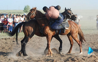 Казахская конная борьба «Аударыспак»