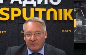 Руководитель регионального отделения общества "Царьград"  в Санкт-Петербурге Вадим Окрушко дал интервью радио Sputnik Санкт-Петербург по итогам круглого стола